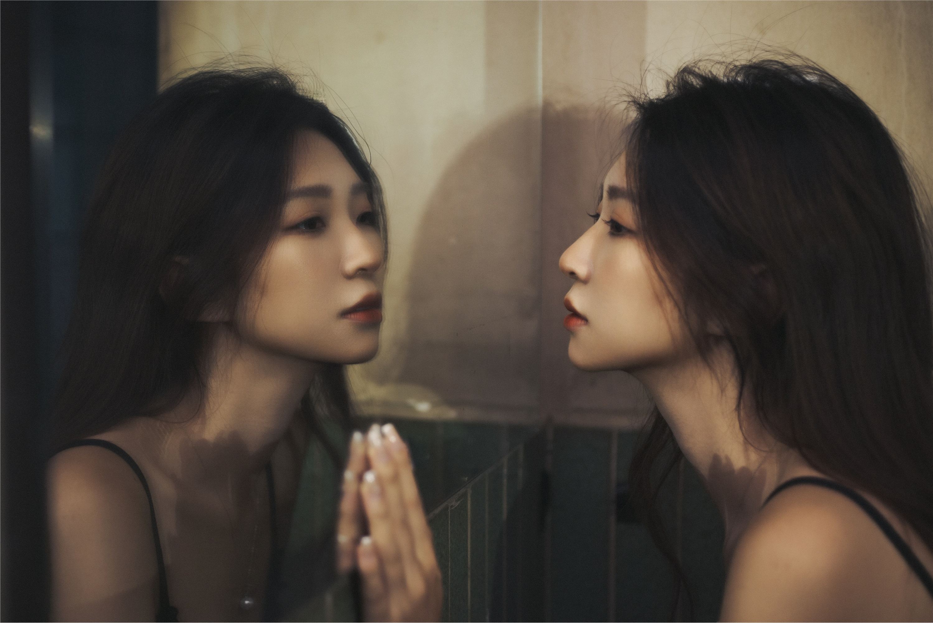 YITUYU艺图语 2025.01.18 孤独感 失眠面包蟹